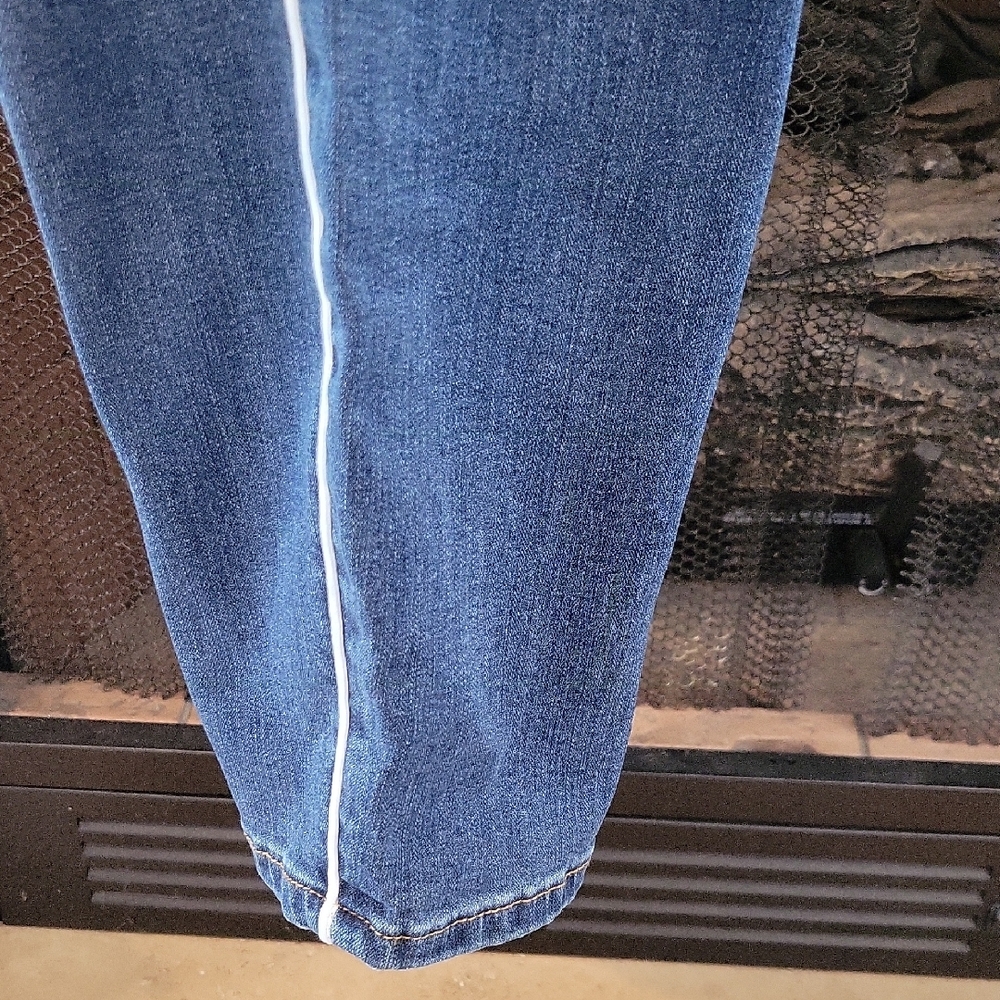 Judy Blue Mid-Wash Denim with Side White Trim - Picture 4 of 7